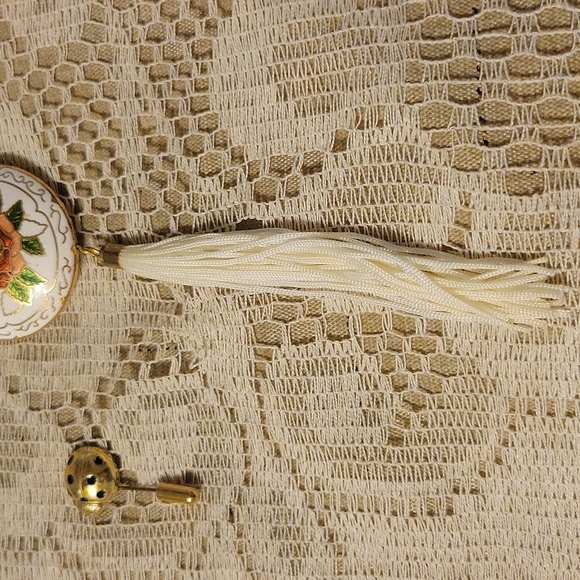 Three Vintage Necklaces plus Bonus - Picture 5 of 12